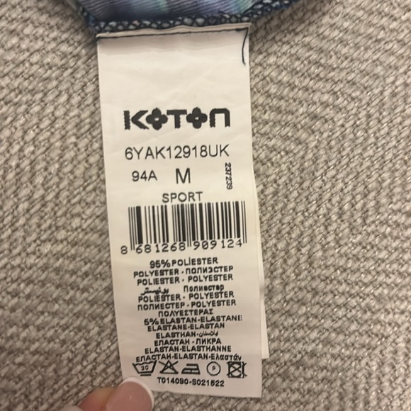 Women Stylish & comfy athletic top - Picture 4 of 4